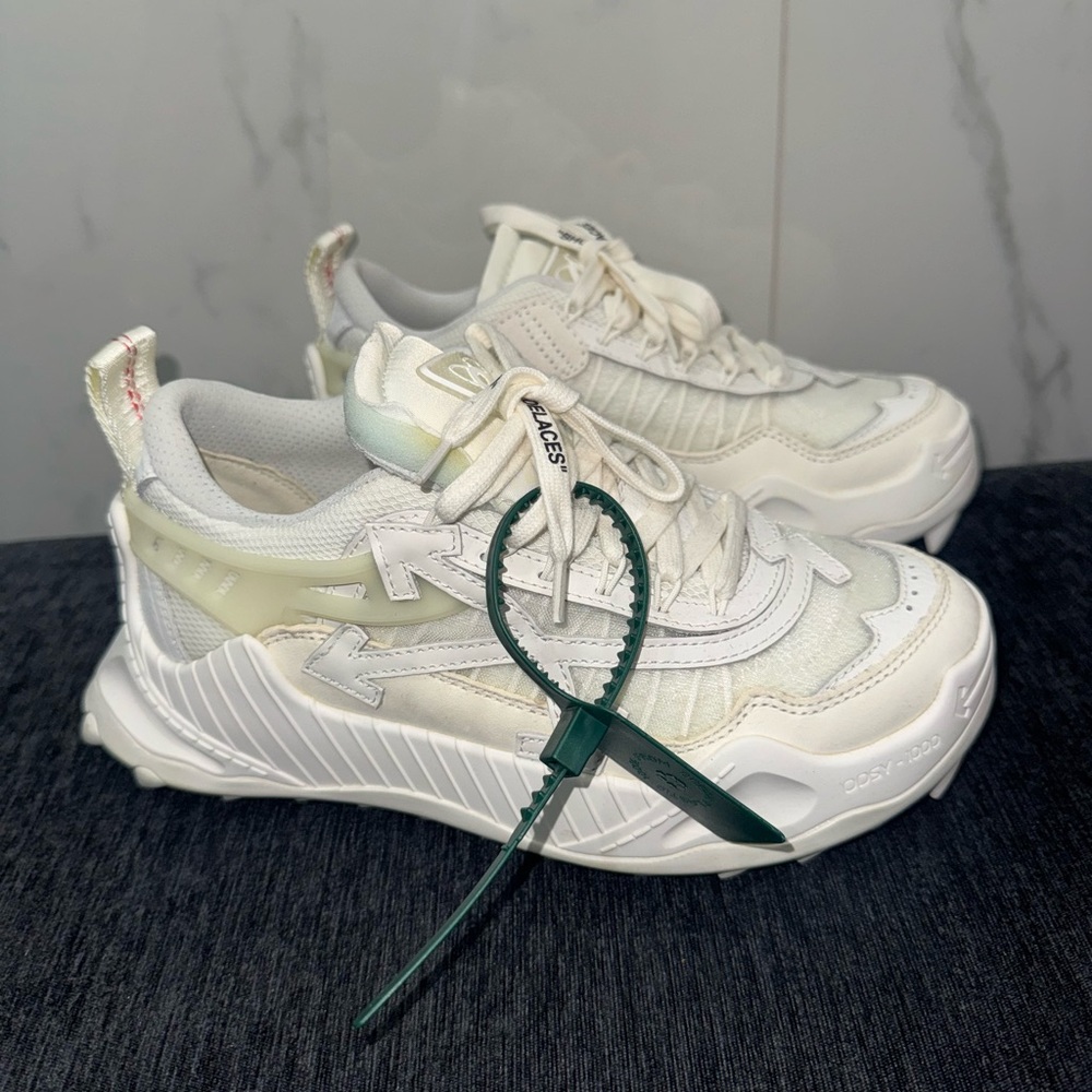 OFF-WHITE Odsy-1000 NEVER WORN!